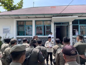 Satpol PP Kota Pariaman Tertibkan Warung Kelambu yang Beroperasi di Bulan Ramadan